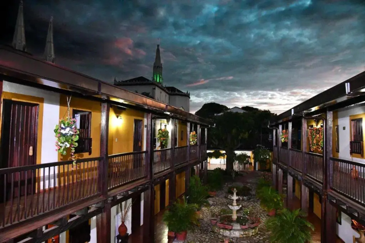 Hotel El lago