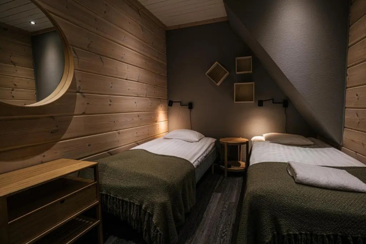 Hotel Levi Black