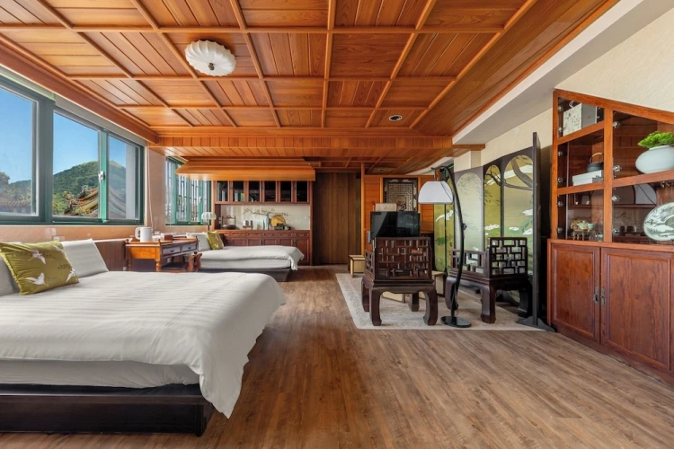 Deluxe Quadruple room