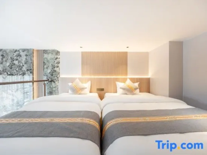 Deluxe Twin Family Apartment with sunset view