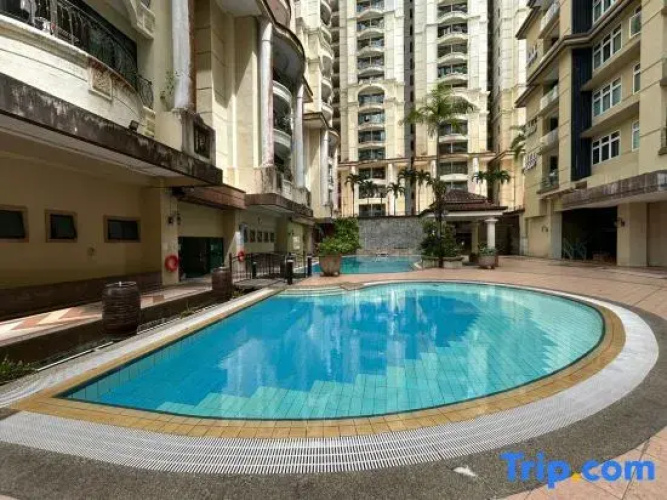 Riverine sapphire apartment