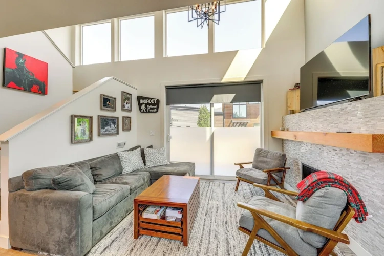 3 Bedrooms Apartment