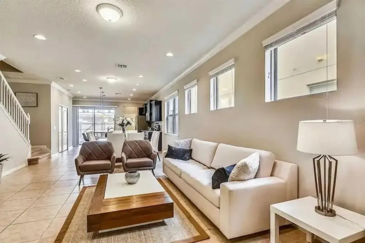 Gorgeous 5Bd w Private Pool Windsor Westside 8893