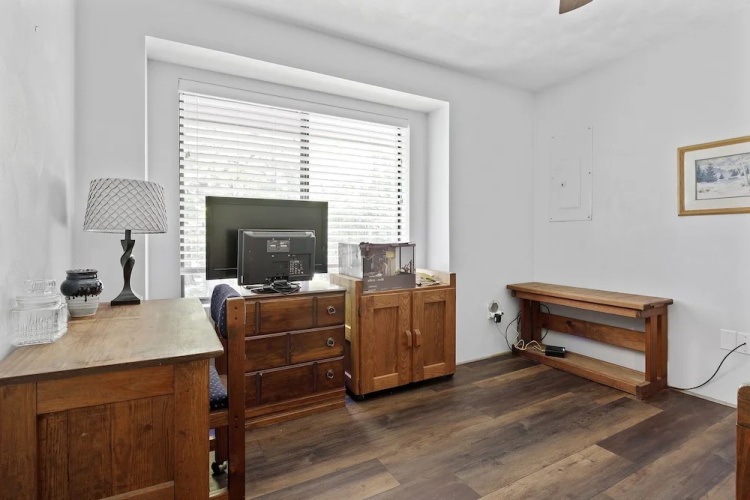 Charming Getaway 4BR 3Bath Hot Tub