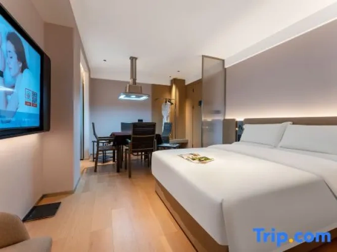 Standard Double room with city view