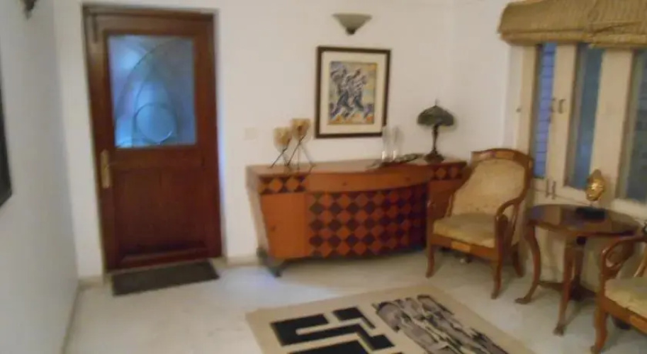 Trendy Bed & Breakfast - GK
