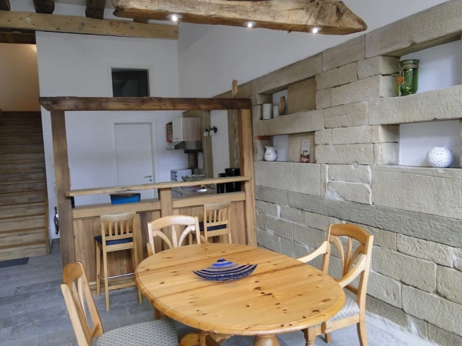 3 Bedrooms Apartment