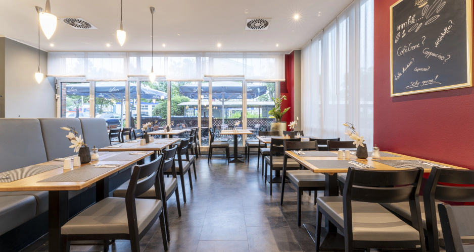Plaza Premium Köln photo 33