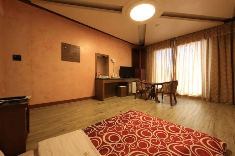 Sunbeach Hotel