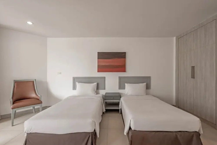 Premier Twin room with balcony