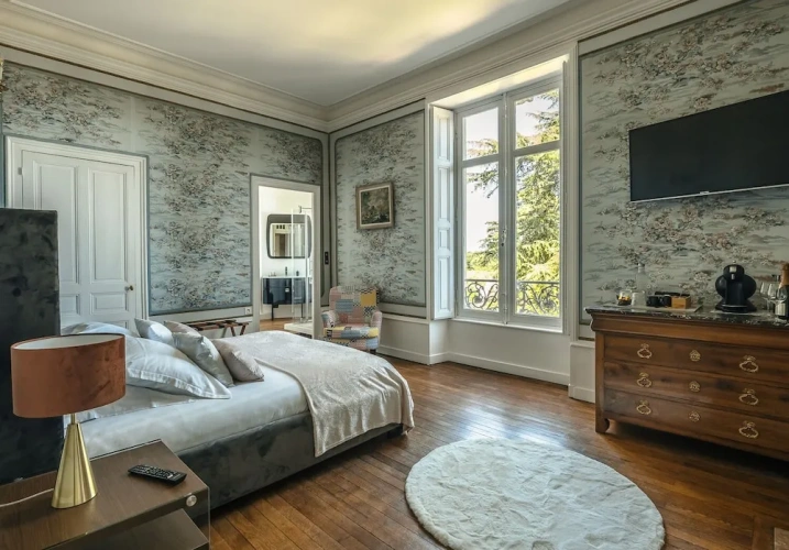 Comfort room