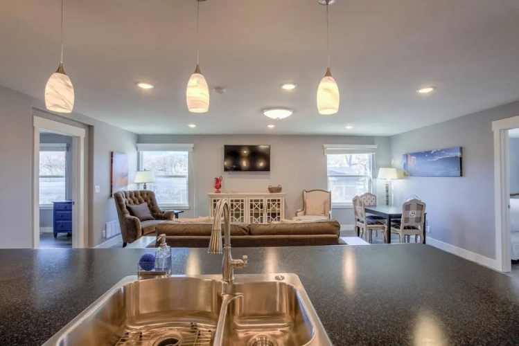 2 Bedrooms Apartment