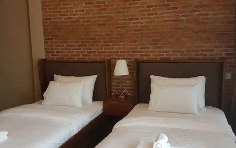 Mon-Dee Mini Hotel