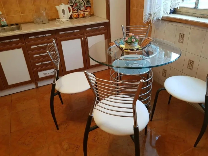 3 Bedrooms Apartment