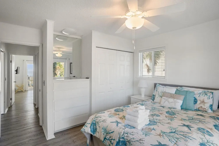 474 Tarpon Blvd