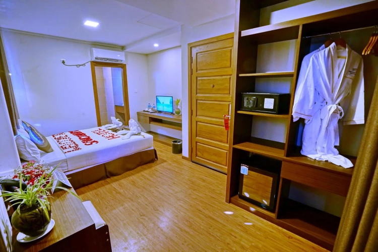Superior Double room with city view