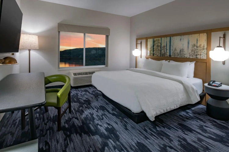 Standard Double room with lake view