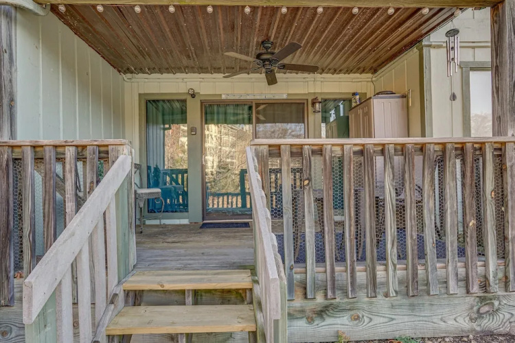 Seasonal Pool & Private Deck: Lake Ozark Getaway