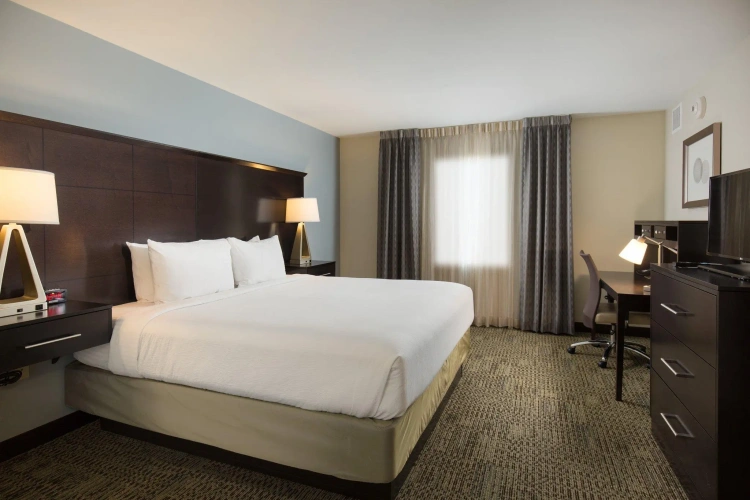 2 Bedrooms Sextuple Suite
