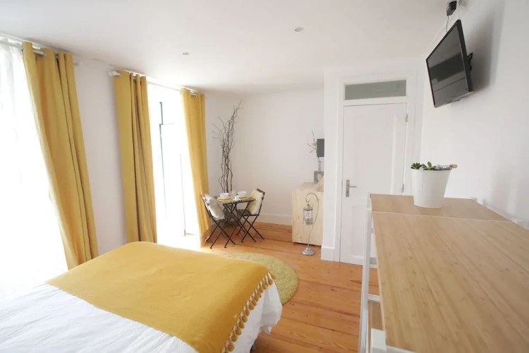 Standard Triple room with balcony