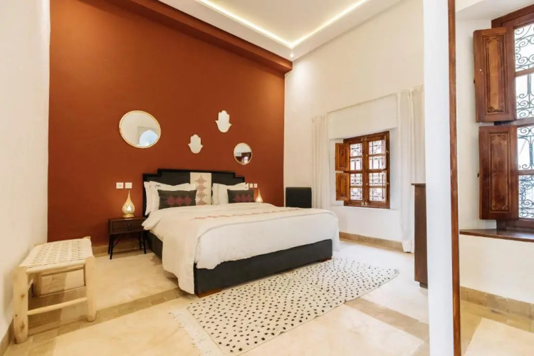 Riad NayaNour