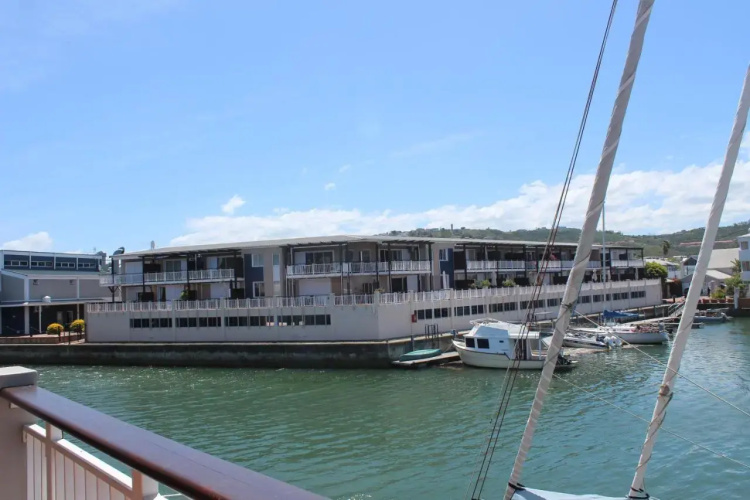 Waterfront, 17 Quay West