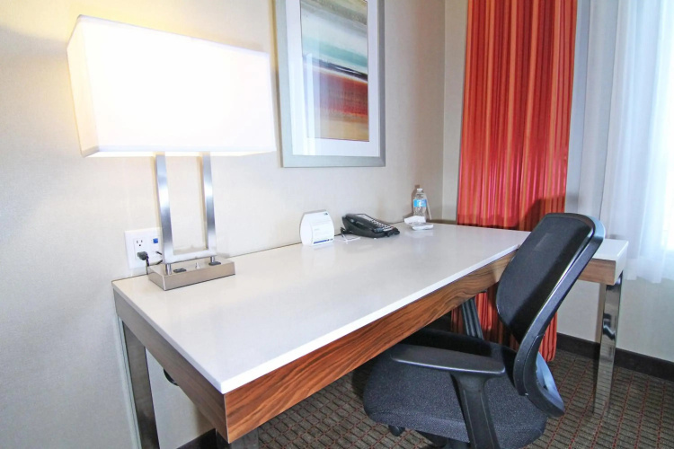 Holiday Inn Express & Suites Calgary NW - University Area by IHG