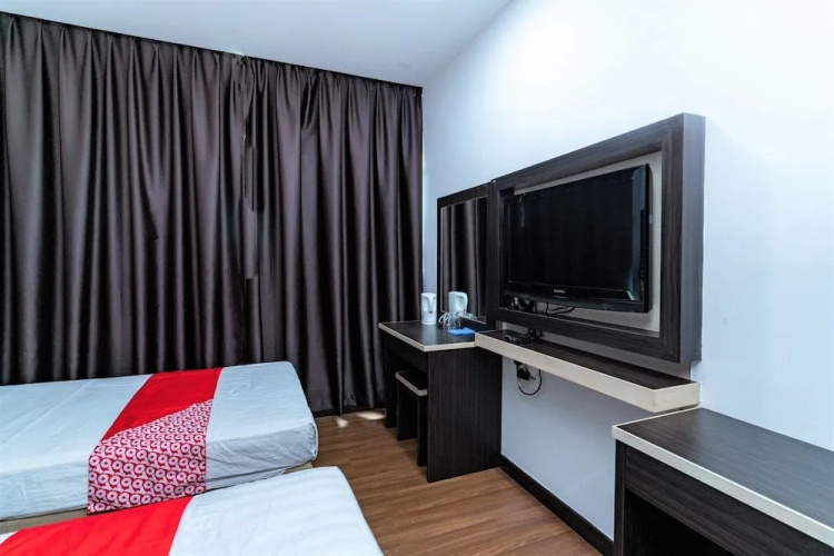 OYO 90375 Reggae Inn