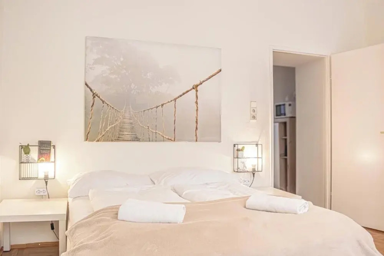 Cozy 1BR Long Stay Near Waldmullerpark