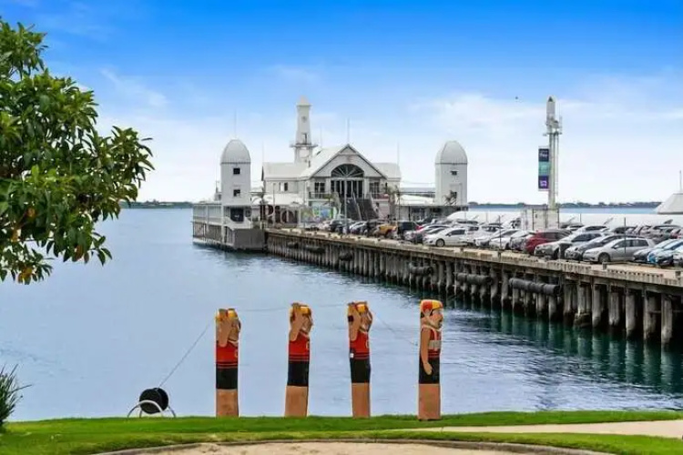 Pier Point 206