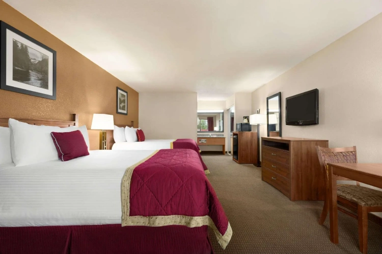 Standard Quadruple room