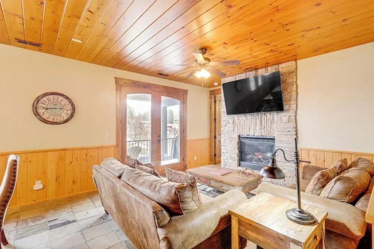 Walkable Condo in Dtwn Mccall! Lake View + Balcony