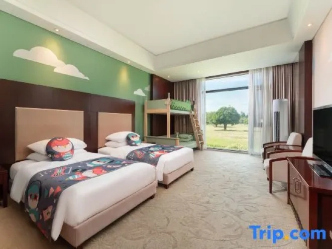 Standard Twin room with garden view