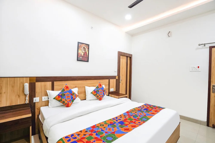 Fabexpress Vairagi Inn