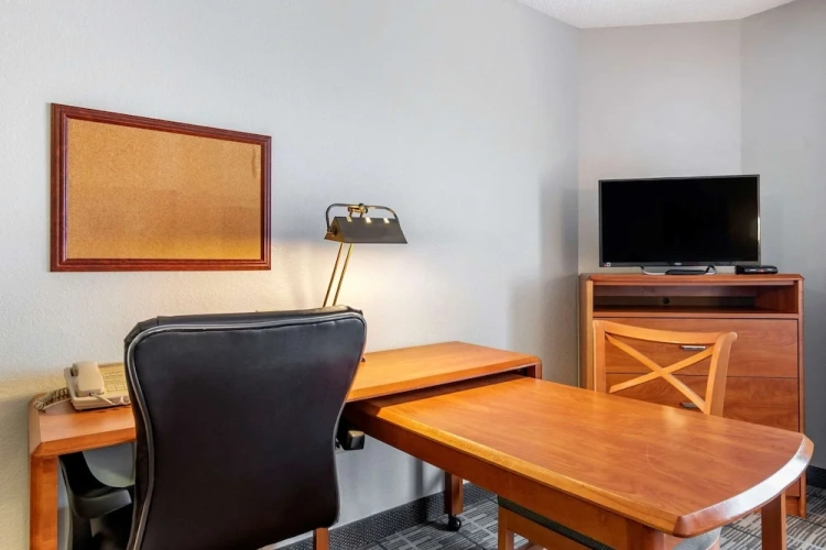 Standard Quadruple Studio