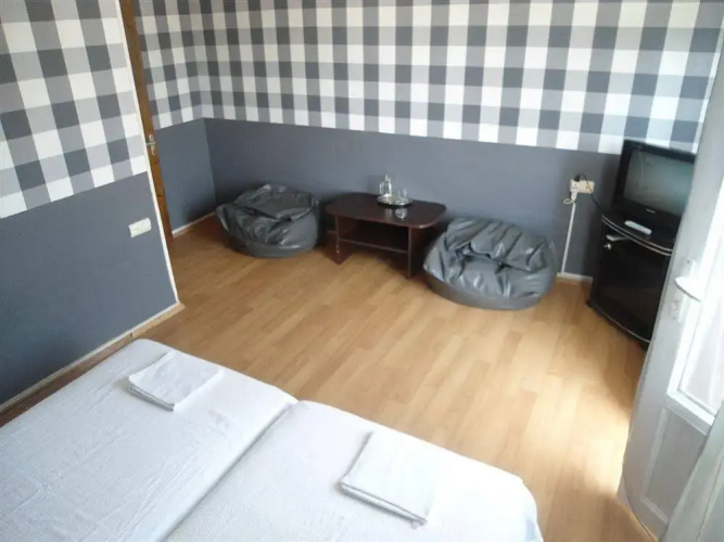 Hotel 444