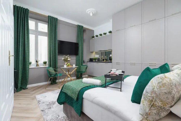 Studio With Jacuzzi by Renters Prestige