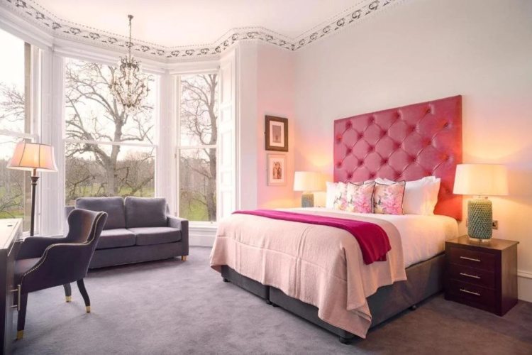 Black Ivy Hotel