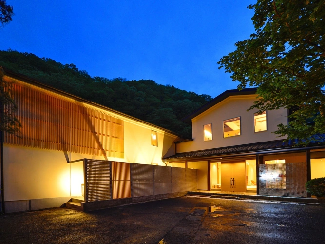 Suite with mountain view