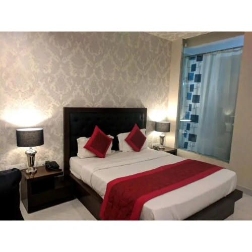 1 Bedroom Standard Double room with city view