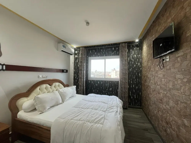 LIVELY HOTEL & Suites