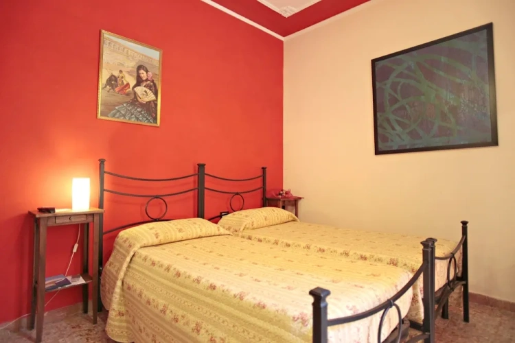 Standard Triple room