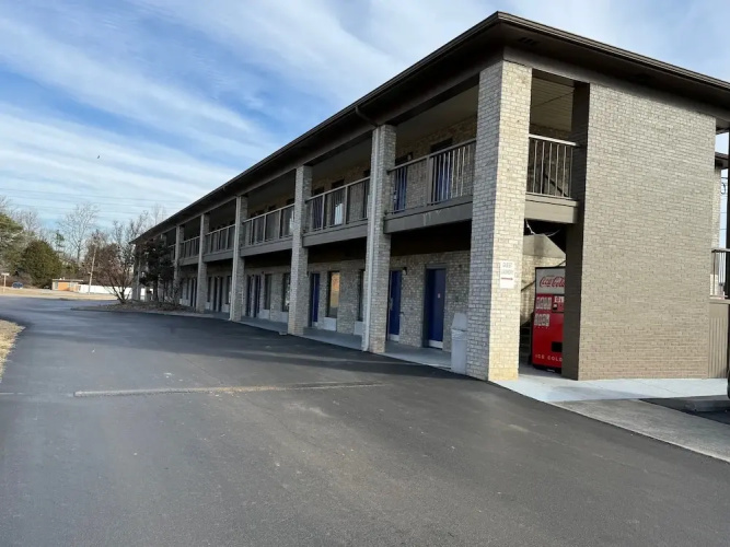 Days Inn Morristown - Morristown, TN