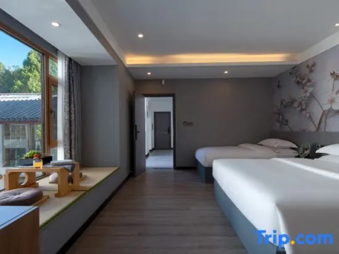 Quadruple Suite