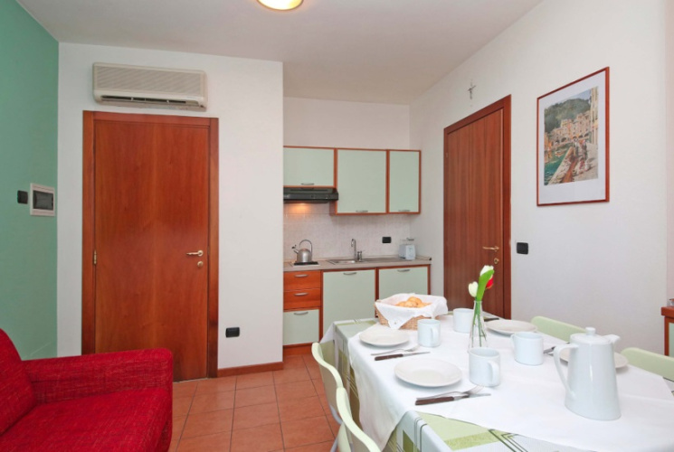 3 Bedrooms Apartment