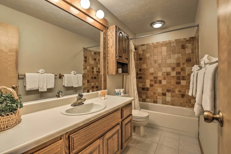 3 Bedrooms Apartment