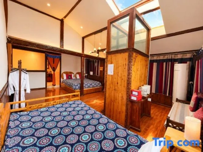 Deluxe Family room with view