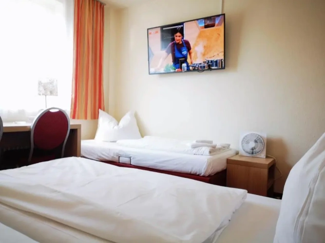 Standard Triple room