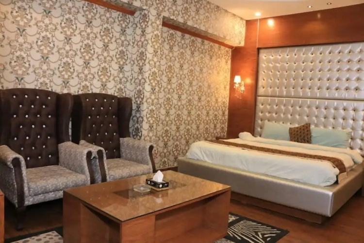 Seashell Grand hotel
