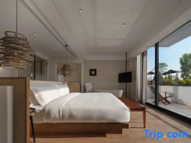 Standard Double room with view